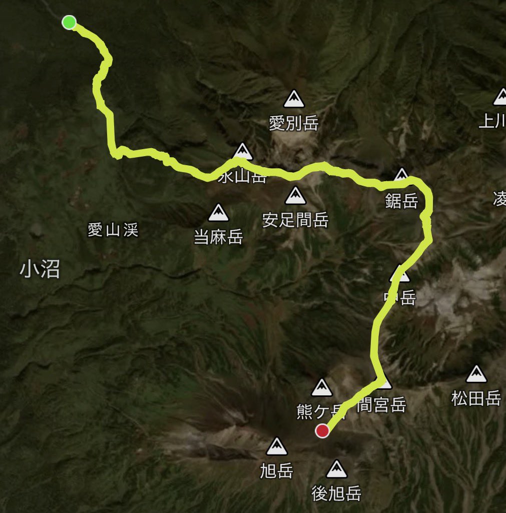 Gachio_running's tweet photo. 北海道・大雪山系の旅（前半）⛰️

十勝岳からトムラウシを経て旭岳まで抜けるワンウェイルートを計画していました。

が、、、十勝岳が噴火警戒レベル2で
入山できなかったことに加え、天気が下り坂予報。

エスケープが難しいルートは危険と
判断して予定を変更。

今回は大雪山系を中心に、お鉢巡りや旭岳からの日の出、そしてまだ踏んでいなかった黒岳・北鎮岳を目指すプランへ😁

このルートならエスケープしやすく、
天候に応じて距離や行動時間を柔軟に調整可能👍

「北海道の2,000m級の山は、本州3,000m級と思え」とよく言うけど、その言葉どおり雄大さと厳しさを感じる山旅⛰️

愛山渓温泉をPM5:30に男3人で出発し、
永山岳 → 北鎮岳 → 間宮岳 → 裏旭野営指定地まで約7時間行動。ツェルトを張って3時間ほど仮眠し、AM3:00に再出発⏰ 

途中で眺めた夕焼け、夜空を流れる流れ星、そして数え切れないほどの星々…🤩

後半に続く！

#北海道 #登山 #大雪山 #旭岳 #黒岳 #北鎮岳