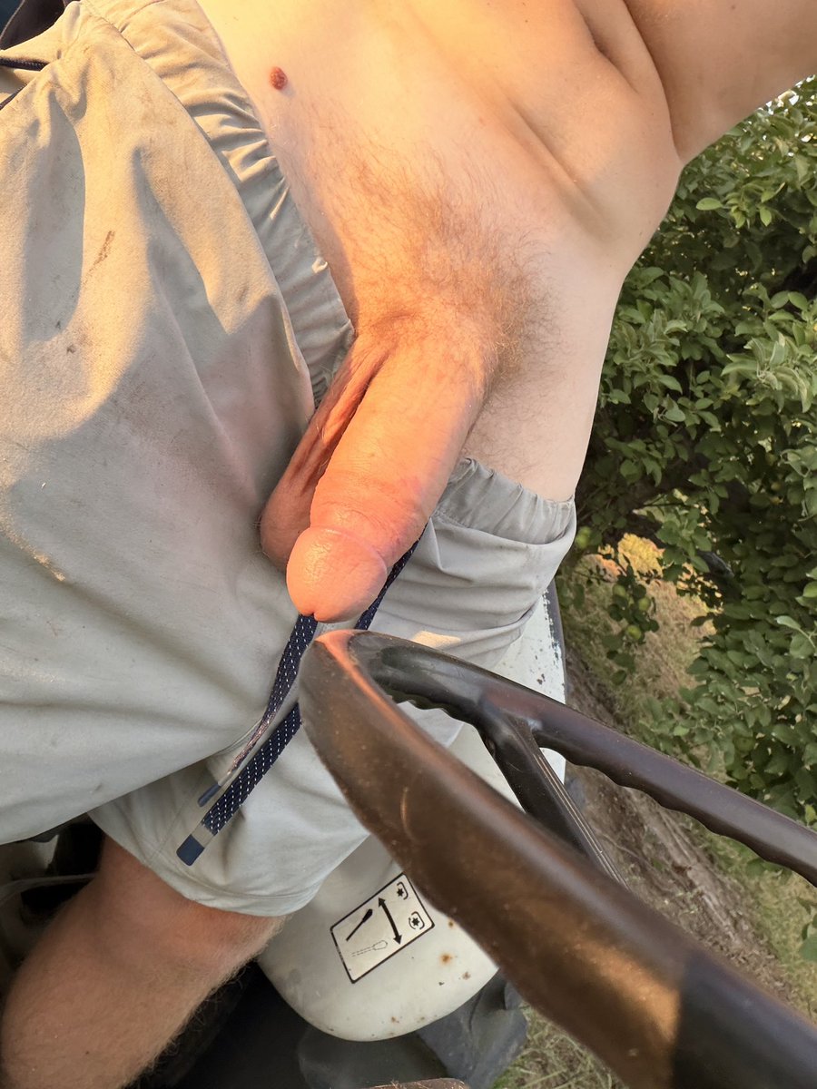 ruralfag4's tweet photo. It’s been hot lately https://t.co/A1vqtMiI3T