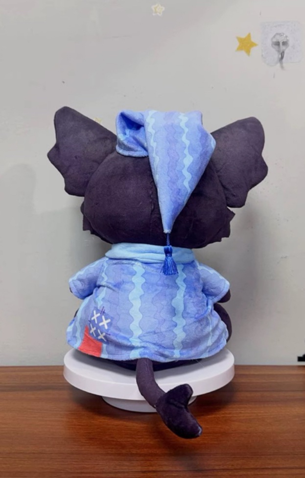DoofyusOfficial's tweet photo. Hello Deadlock Fans! 

I have been working on this rem plushie and its finally almost ready to pre-order ✨💤

Roughly 35 CMs in height with accessories like his adorable clock and removeable shirt I’m very proud of how he came out! please interact to boost the post :)

#deadlock https://t.co/2qArtZEpD8