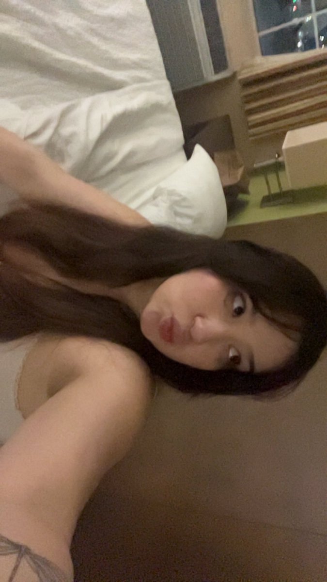 dollyybea's tweet photo. i love getting fucked in hotel rooms https://t.co/hhFRRQcSXj