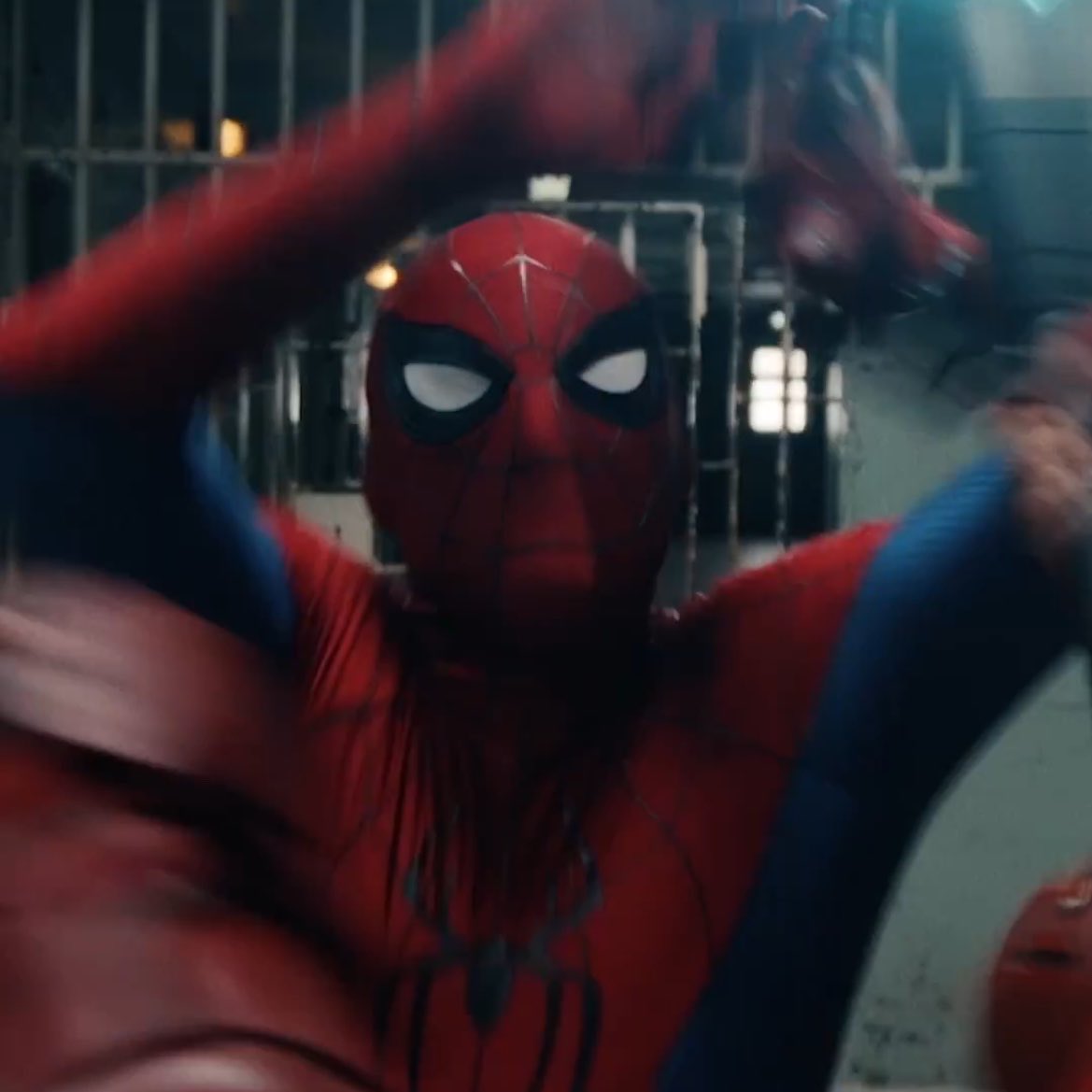 mcuspider616's tweet photo. Peak fuckin lenses right there 🤤 https://t.co/LpvbNDLOLP