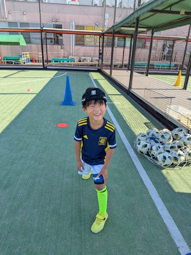 coerver_japan's tweet photo. 【スクール生の声】足立加平校 レイスケさんにインタビューしました！
Q. 入会時期とキッカケは？
A. 年中（4月）から。初心者向けスクールを探していて、知人に勧められました。 https://t.co/StGUYGNoJQ