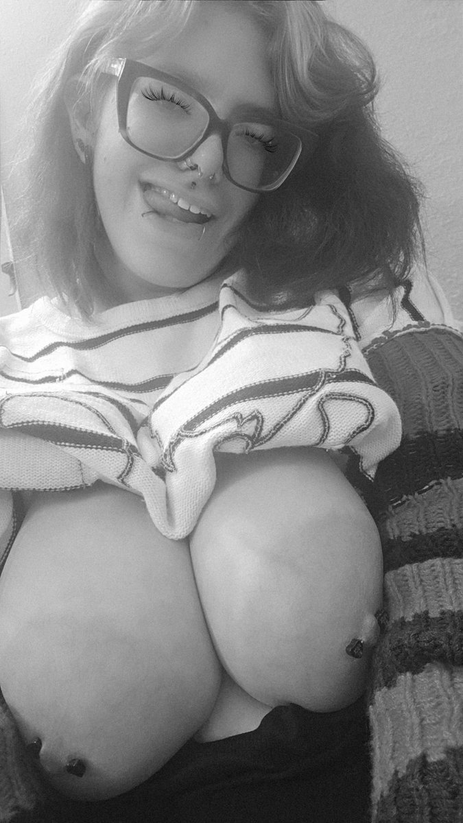 readingreject6's tweet photo. Happy #MonochromeMonday! I hope you had an amazing day 😜😘 https://t.co/nqnByKnIgD