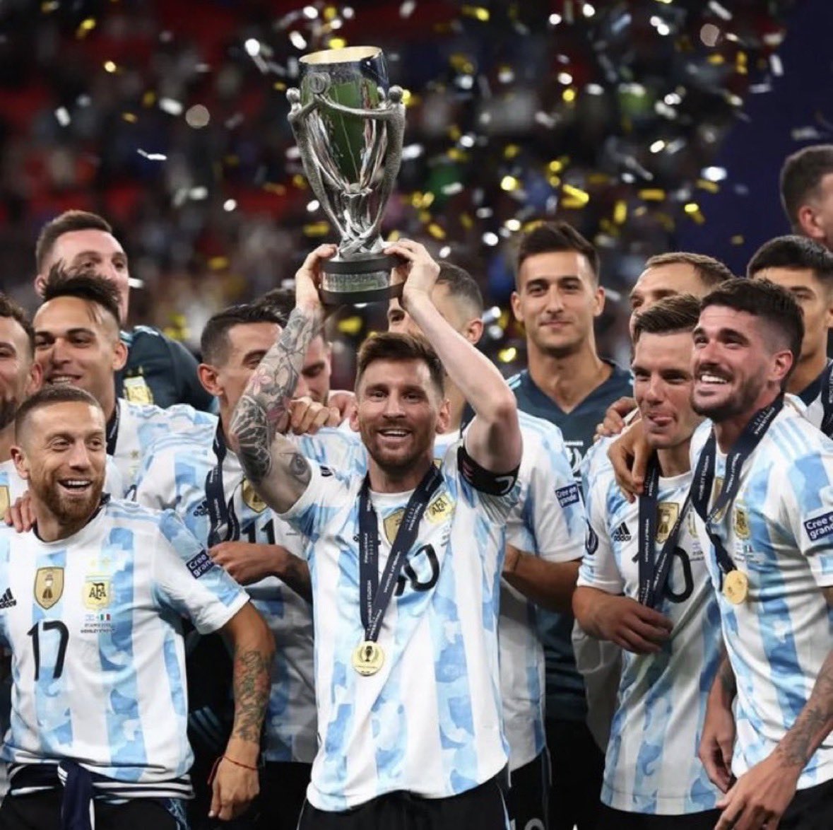 FranFerrara22's tweet photo. @kazhuatt @Mr_factos77 @Lirob_ @Expefutbol Mira que triste😭😭 https://t.co/SGS3NeJBc1