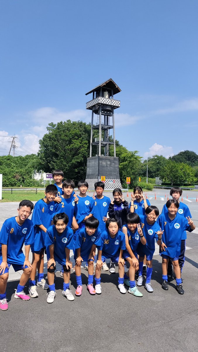 AmiFunto's tweet photo. [Jr.ユース]
菅平遠征U-13.1
今日から菅平高原に遠征⚽️
途中で2回小休憩して、菅平高原へ到着🚌
昼食タイムです🌲 https://t.co/W4VkKhC1VB
