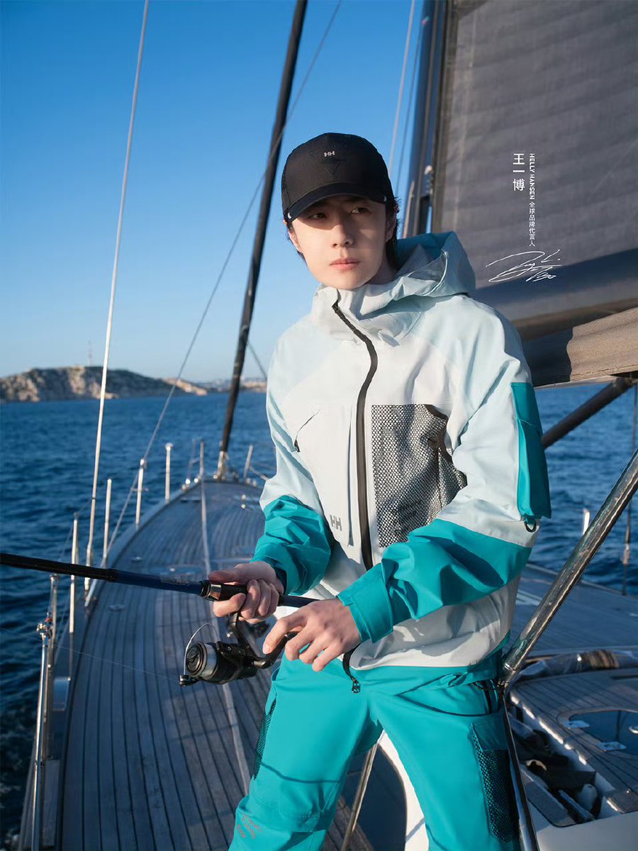 Nanpaphat11's tweet photo. น่ารักอะ อี้ป๋อกับHH https://t.co/JatA8KPqoM