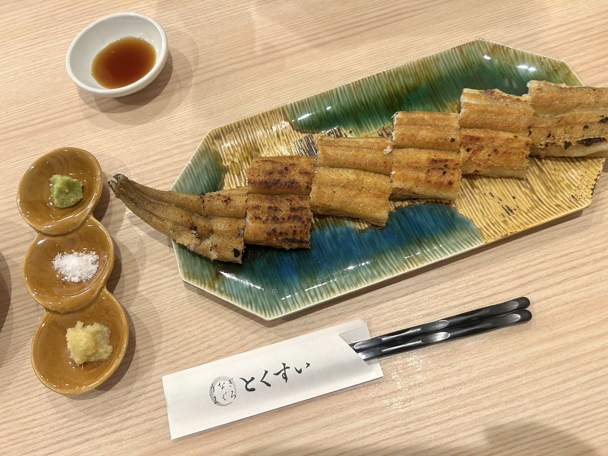 PACOSANnoT's tweet photo. 夜ご飯は
三重県津市にある

うなぎまぐろ とくすい

うな丼とまぐろと白焼きなど https://t.co/cmXk9frvZY