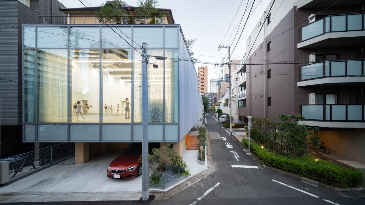 dezeen's tweet photo. Tokyo Ballet House combines ballet studio and home:
https://t.co/crvPzZbaNF https://t.co/Aoc3YjlkoC