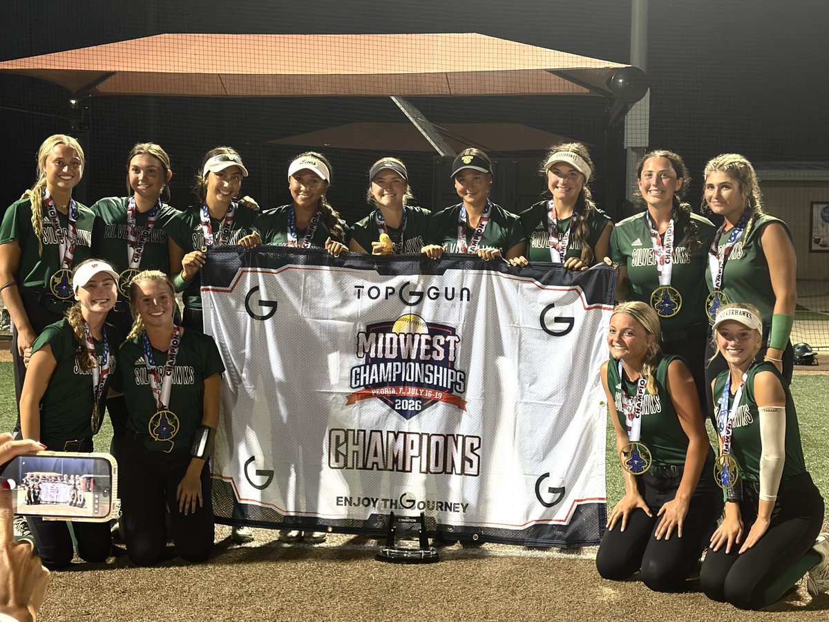 SilverHawkSball's tweet photo. You’re looking at the @TopGunEvents Midwest 16U Champions! Congrats, 16U Kweder! AWESOME weekend with so much grit, multiple walk off wins &amp; the best memories 💚🐔

@CoachSelena20 @ron_michi @MoffettMarissa https://t.co/YGiOFxWvBm