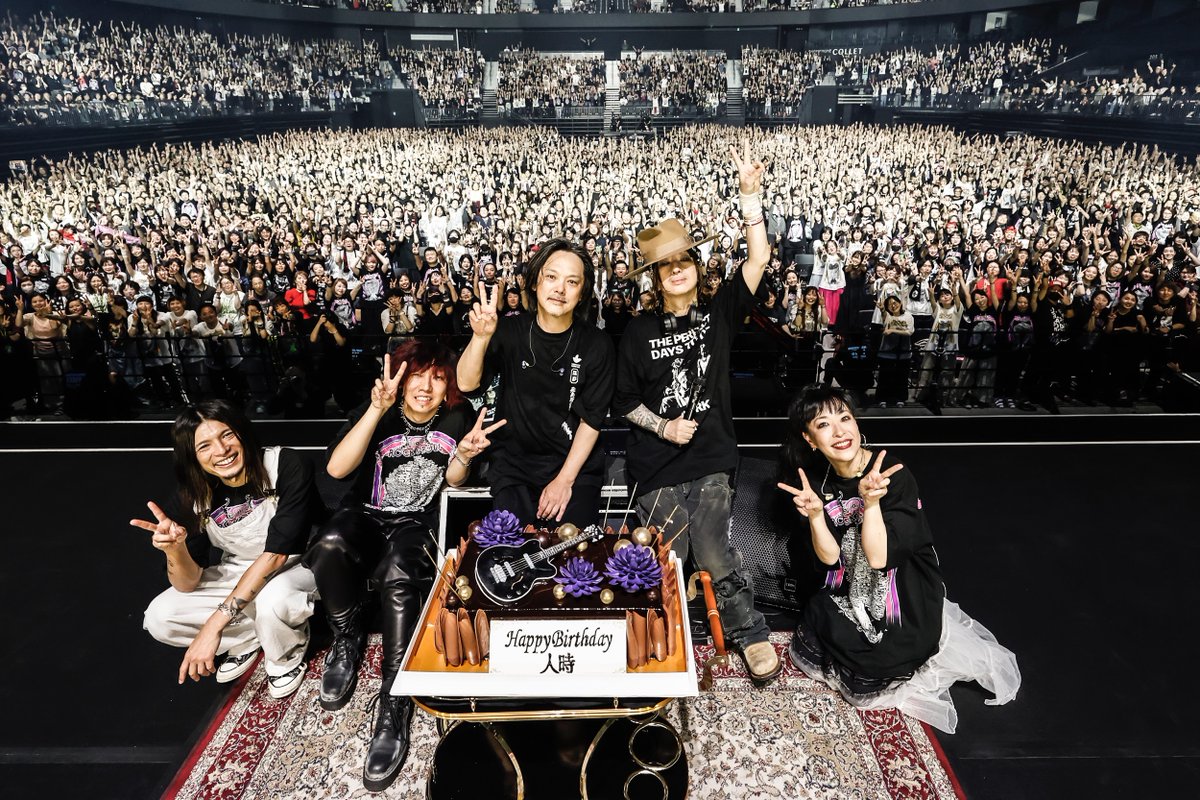 barks_news's tweet photo. 【ライヴレポート】黒夢、アリーナ公演＜THE PERFECT DAYS TO DIE＞3日目に人時バースデーの祝祭とロックンロールの快楽「こんな未来があるとはね」

https://t.co/nodcLdbl9c
#黒夢 https://t.co/CJf94SxbNt
