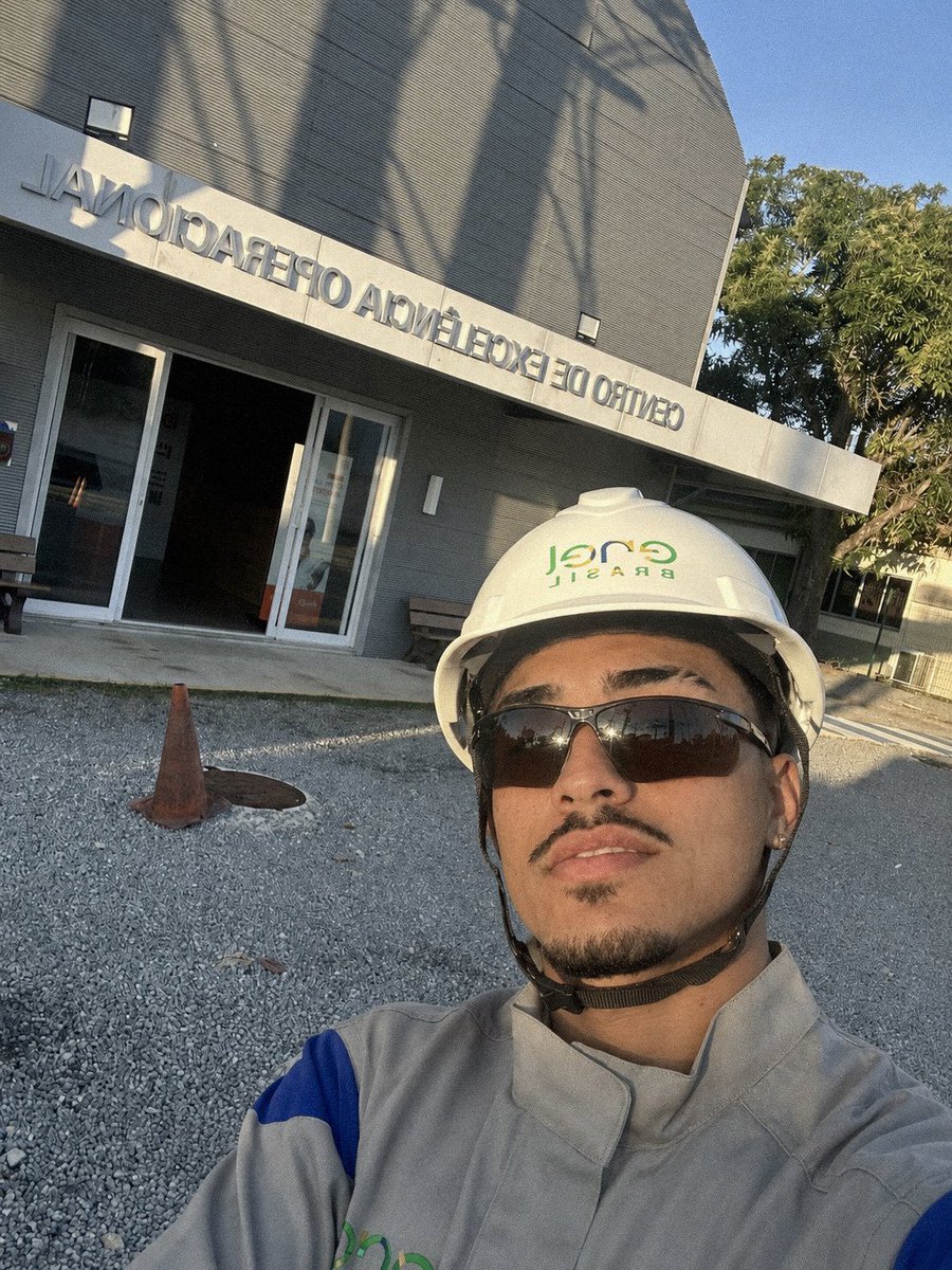 caiote021's tweet photo. podem até me chamar de vagabundo, de preguiçoso jamais https://t.co/lHnW6A1Hzd
