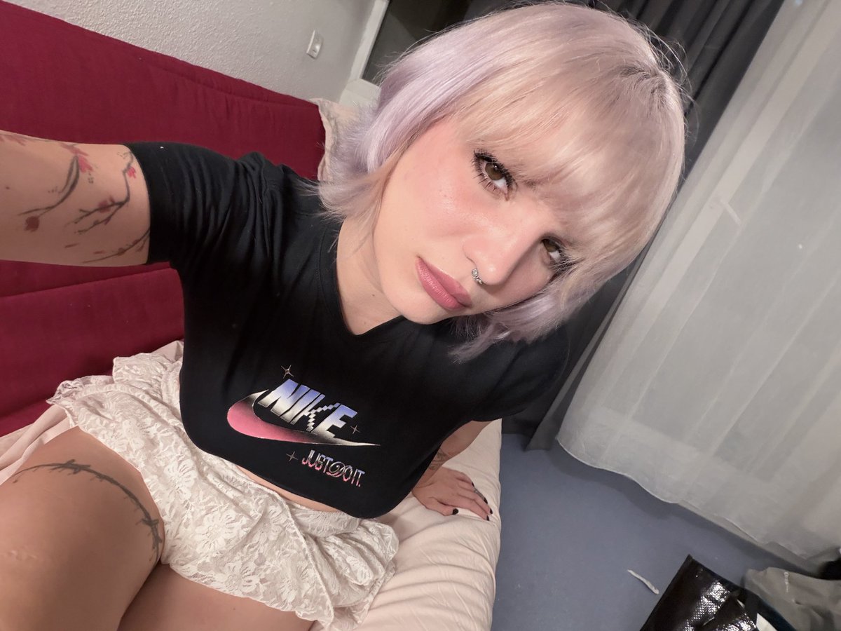 XoxoRoze's tweet photo. Por qué todos los hombres terminan ghosteandome ? Así lo de todo o nada de mí, es el mismo resultado… ❤️‍🩹🥀 https://t.co/kmnmmlHccl