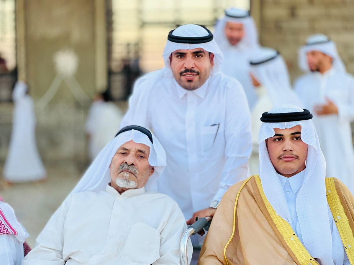 m_n__22's tweet photo. يقول الله تعالى: "وَمِنْ آيَاتِهِ أَنْ خَلَقَ لَكُم مِّنْ أَنفُسِكُمْ أَزْوَاجًا لِّتَسْكُنُوا إِلَيْهَا وَجَعَلَ بَيْنَكُم مَّوَدَّةً وَرَحْمَةً ۚ إِنَّ فِي ذَٰلِكَ لَآيَاتٍ لِّقَوْمٍ يَتَفَكَّرُونَ" (الروم 21).
مبارك لك الزواج، أسأل الله أن يتمم عليك ستره #حميد_مجول_اعجيل https://t.co/mlXyBFL1SM