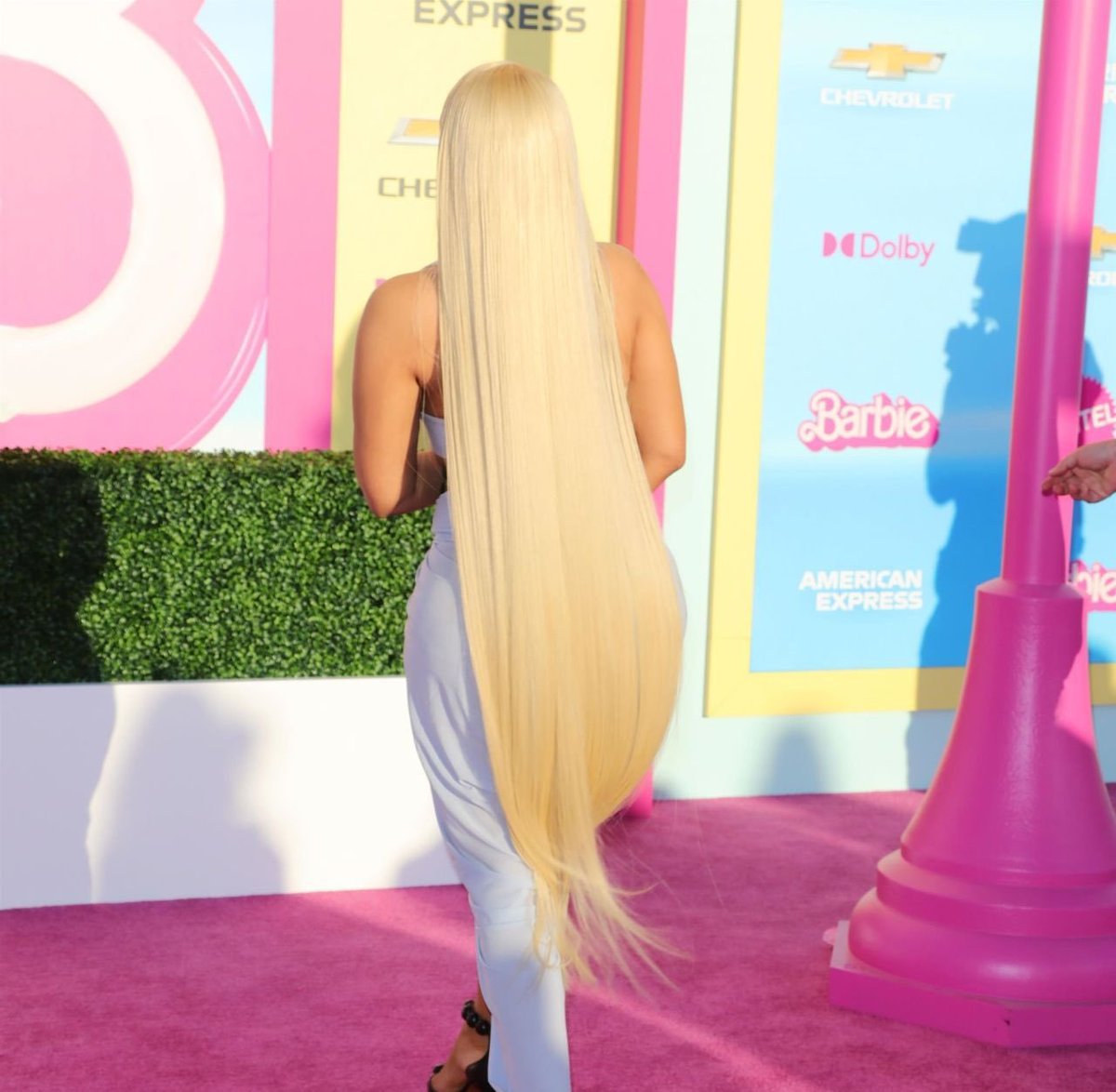 DetroitEminaj's tweet photo. The fact that Nicki chopped this million dollar wig immediately she was home makes me mad https://t.co/PqnfRmlyY9