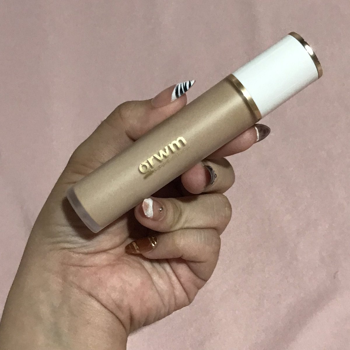 ehrkaw's tweet photo. GRWM fresh matte multiuse base Concealer (Shade: Tres Leches)

around 80% full pa sya
w/ box https://t.co/6k12BYmH6Q