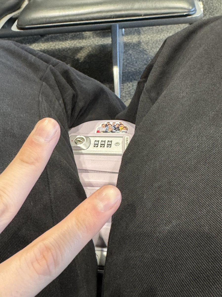 ShellyDaGrandma's tweet photo. So excited to arrive later today!!! Still a bit till I board hahaha https://t.co/x5pksoPpwJ