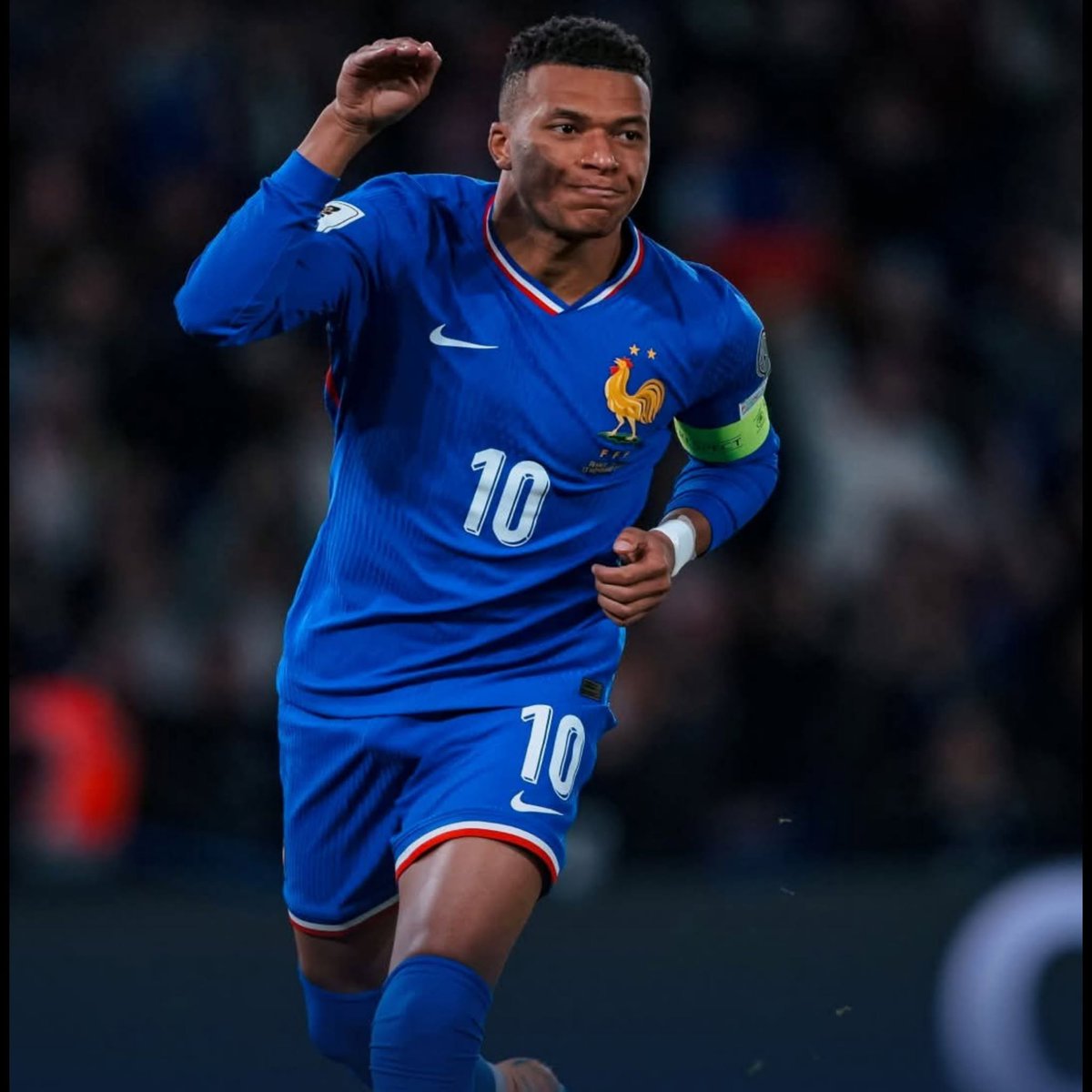 DialogoJerez's tweet photo. Todos estos negros
Por Antonio Sánchez

¿Realmente representa el equipo francés de fútbol a Francia? La cuestión es antigua en la vida política del país. Durante este Mundial, también se está preguntando en el extranjero, y cada vez más explícitamente... https://t.co/FvWNwLqxRQ https://t.co/Vq57QBIdRb