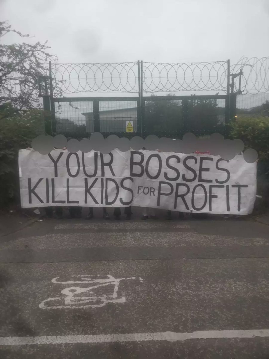 ultras_antifaa's tweet photo. “Your bosses kill kids for profit.” https://t.co/Q9Rajkliy1
