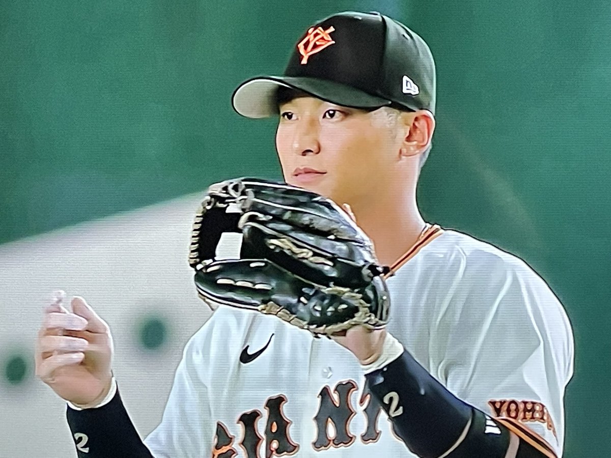murakamishinn's tweet photo. おはようございます☀
広島カープ初戦⚾️
先発井上投手ナイスピッチング9勝目👊笹原選手タイムリー2塁打逆転勝利で連勝です💪坂本選手もよく走ってくれました👍丸選手通算2000試合出場🎉
今日も宜しくお願いします😁
#坂本勇人
#吉川尚輝
#丸佳浩
#井上温大
#ジャイアンツファンと繋がりたい https://t.co/PJMJeqYAtO