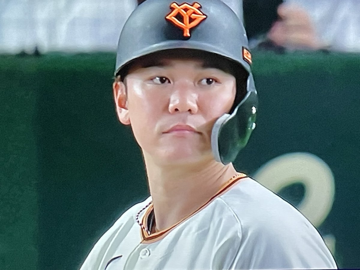 murakamishinn's tweet photo. おはようございます☀
広島カープ初戦⚾️
先発井上投手ナイスピッチング9勝目👊笹原選手タイムリー2塁打逆転勝利で連勝です💪坂本選手もよく走ってくれました👍丸選手通算2000試合出場🎉
今日も宜しくお願いします😁
#坂本勇人
#吉川尚輝
#丸佳浩
#井上温大
#ジャイアンツファンと繋がりたい https://t.co/PJMJeqYAtO