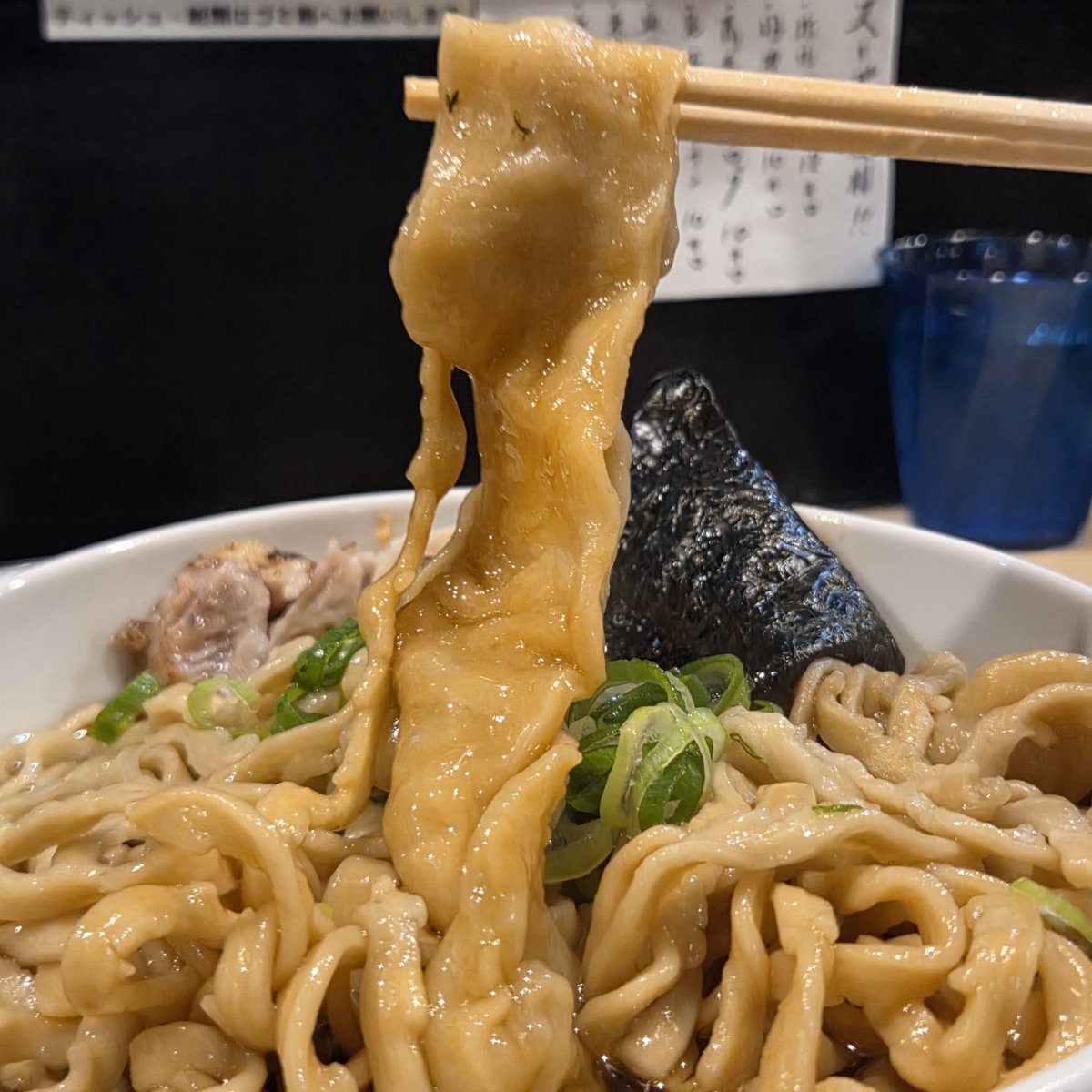 tako_ramen22's tweet photo. 原価度外視の食材。朝7時に200人殺到で即完売。ガチで美味すぎて震えた。 https://t.co/yteUUtWpkD