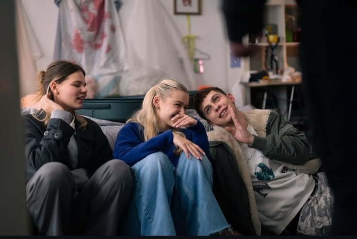 greywarenns's tweet photo. im so emotional rn i miss them... come back..... https://t.co/Jq6vjmNPy8