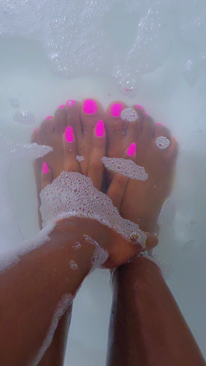 DiamondB_22's tweet photo. Shower time https://t.co/TKzSA6LUdv