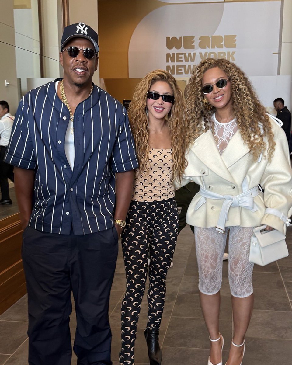 B7Album's tweet photo. Shakira shared new photos with Beyoncé &amp; Jay Z at the 2026 World Cup Final https://t.co/Qxm3eJ1stC