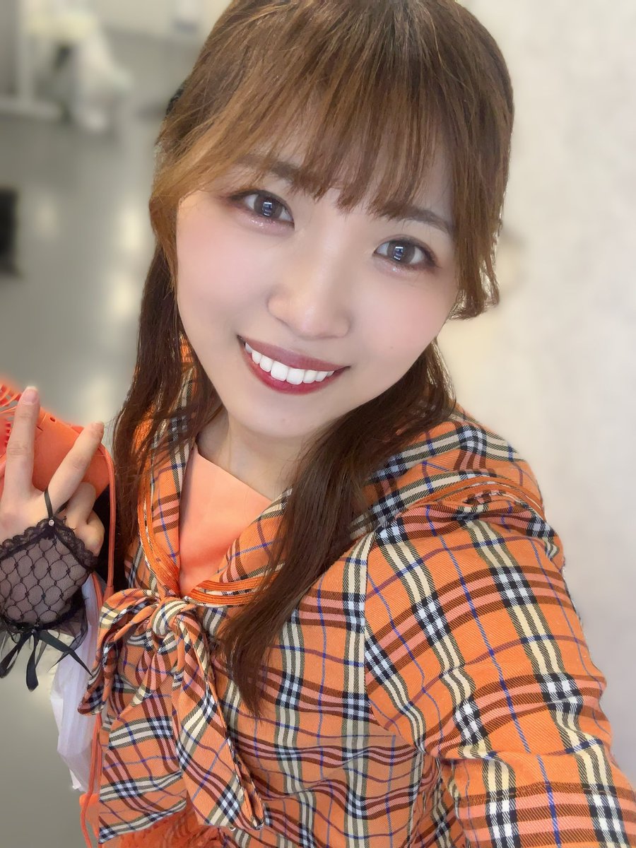 kano_next's tweet photo. おはよはよーっ！！！

また一段と暑くなってない…？
放水ライブへの準備ってこと……？？？

体調には気をつけて
今日も元気に楽しもうねーっ！！

#ネクストリコ https://t.co/CiYsBOQrwD
