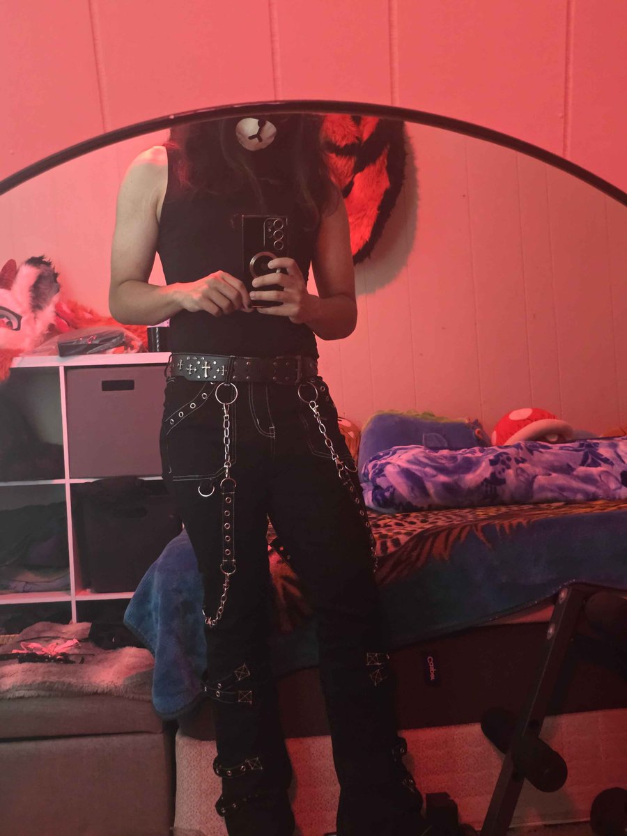 DarkSugaryChoco's tweet photo. do y'all fuck with the fit? ignore the last picture :> https://t.co/R6UBJeUbEY