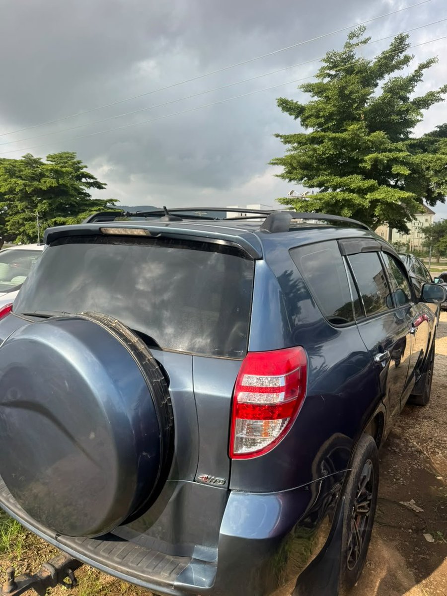 OJA_reliable's tweet photo. Extremely clean Toyota Rav4
Year: 2009
Price: 7.5m
Location: Abuja
09031764468 https://t.co/K5wHSCGji0