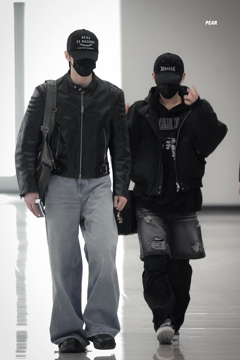 327ksw's tweet photo. 이 차이가 사람 미치게함 https://t.co/ulb6ZIa0Fp