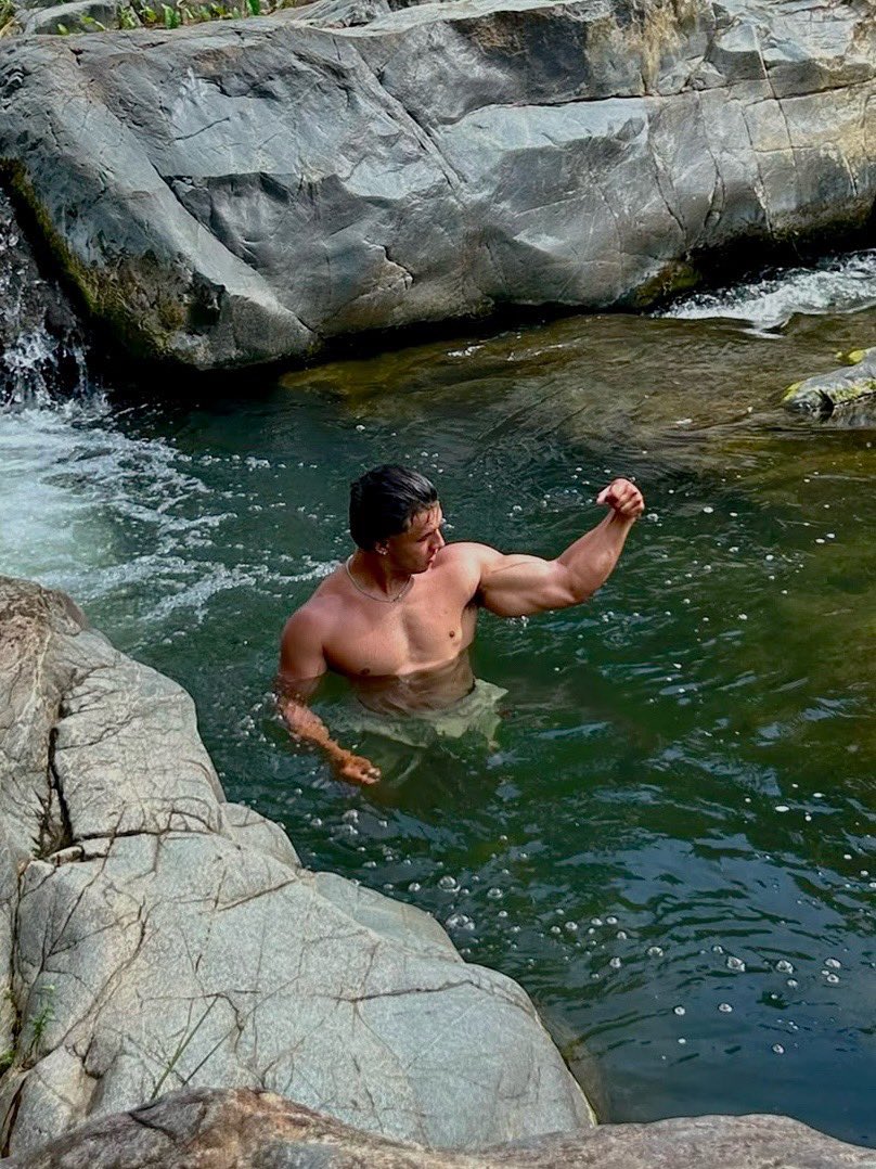 AlvarezTili's tweet photo. God did🍃 #puertorico #latino #gym https://t.co/6enj2OOHsh