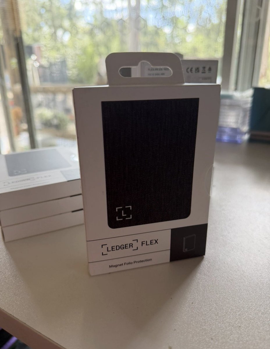 aapltrdng's tweet photo. Ledger Flex + Folio - Crypto Wallet - Securely Manage All Your Digital Assets N589,000 @gocryptoshop @aapltrdng @lyeacollections 

AB0UT 

Digital asset control at your fingertips: manage 15,000+ crypto across multiple chains. Earn rewards. Top up & share with ease. Explore DeFi with confidence. Collect and showcase NFTs. Make informed choices with clarity.

Industry-defining security: battle-tested by the Donjon’s white hat hackers, protected by the Secure Element, and powered by Ledger OS.

Connect effortlessly with Ledger Wallet: pair your secure Ledger signer with the all in one Ledger Wallet crypto app to manage thousands of digital assets across multiple devices and accounts with Ledger Sync from a single, secure dashboard.
Cutting-edge design: monitor the market, compare rates, and Clear Sign transactions on the secure, high resolution, 2.8’’ E Ink touchscreen.

This is what security feels like: Ledger touchscreen signers all come with a private, offline, PIN-protected backup, Ledger Recovery Key, to never lose access to your assets