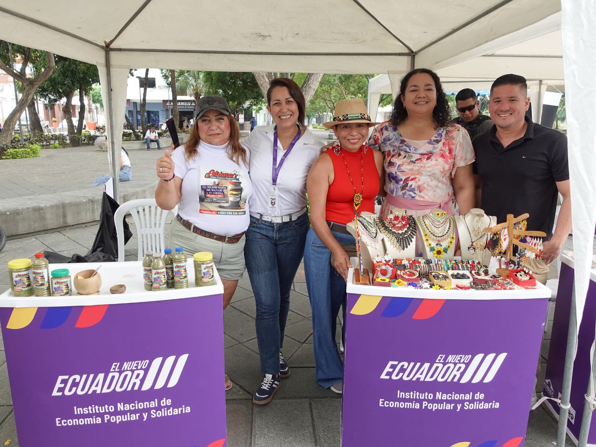 IEPS_Ec's tweet photo. 💪 ¡Impulsamos a los actores de la #EPS!

En la Feria de Emprendimiento y Brigada Social por #ElNuevoEcuador, en #Portoviejo, promovimos la visibilidad y comercialización de sus productos. 🛍️🤝

Además, brindamos orientación técnica sobre desarrollo productivo y acceso a cofinanciamiento, con el respaldo de la @GoberManabi, Aurora Valle. 📈🇪🇨
