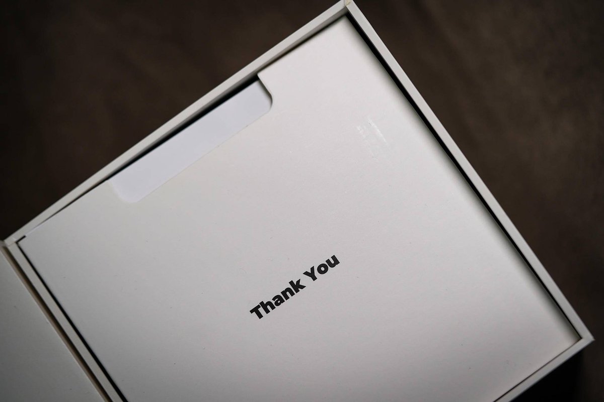 highelf27's tweet photo. Just unboxed my new portable wireless charger—fits perfectly in my pocket, and charges my phone twice as fast!  #QuickUnboxing https://t.co/CgfYy6N60w