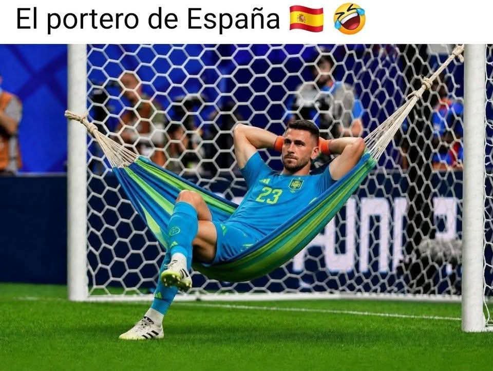 alexsv33's tweet photo. @Aupadrey Unai Arquerazo Pero Ayer se tomó vacaciones ni le remataron 🤣 https://t.co/Nyec2x9r2M