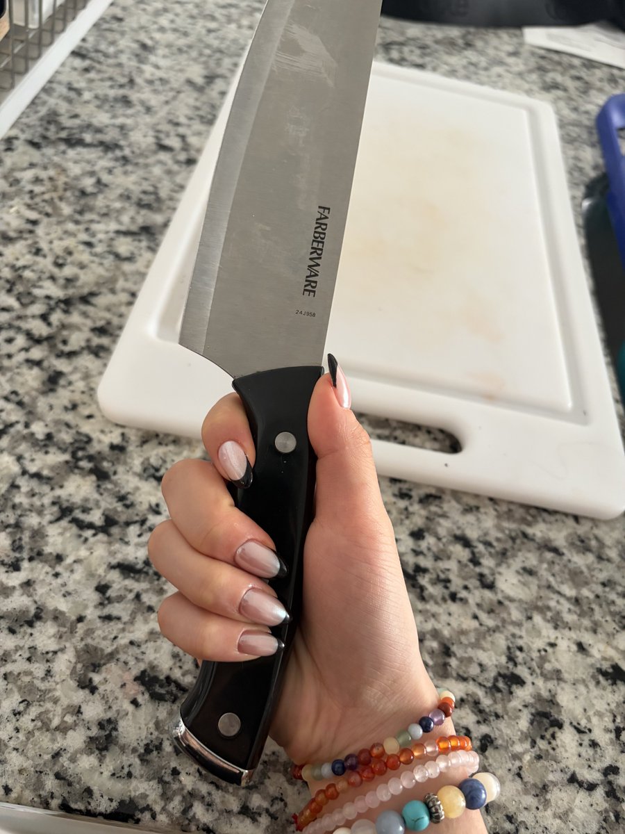 Lacewithleashes's tweet photo. I wonder if any little #paypigs would cook for me? Actually they WILL cook for me or else 😈
#asianfem #femdom #domination #handporn #bdsm #feetfetish #hands #nails #submissive https://t.co/eefdUHVT9z