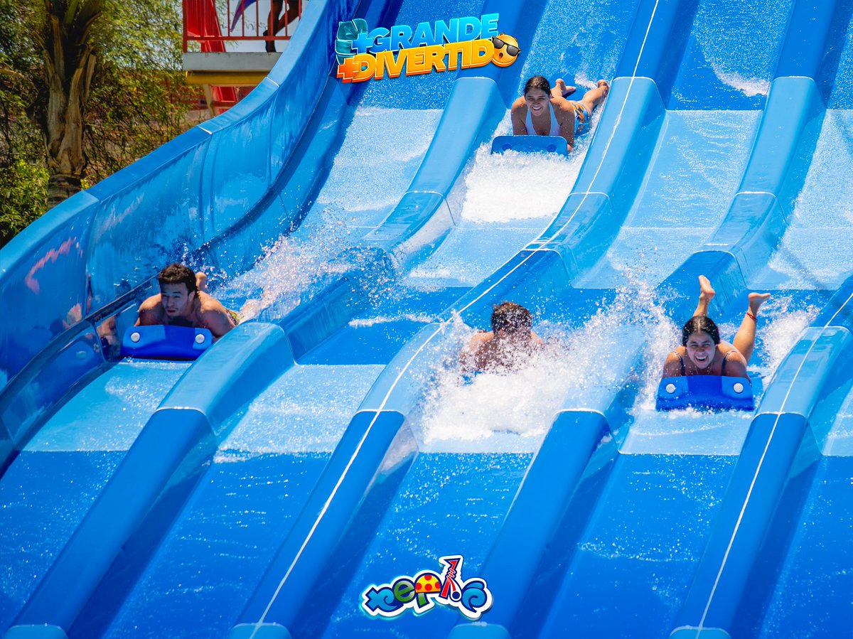 ParqueTephe's tweet photo. 🤩🌊😊 Tienes que vivir la emoción de lanzarte del Multipistas y ganarle a tus amigos en esta deslizante carrera, solo aquí en #ParqueAcuáticoTephé el #MasGrandeMasDivertido 😎🏖

🤔 ¿Y tú ya estas listo para vivir la experiencia este próximo fin de semana?... 🌊👙🌴🍹
#hidalgo https://t.co/0FHUASonsV