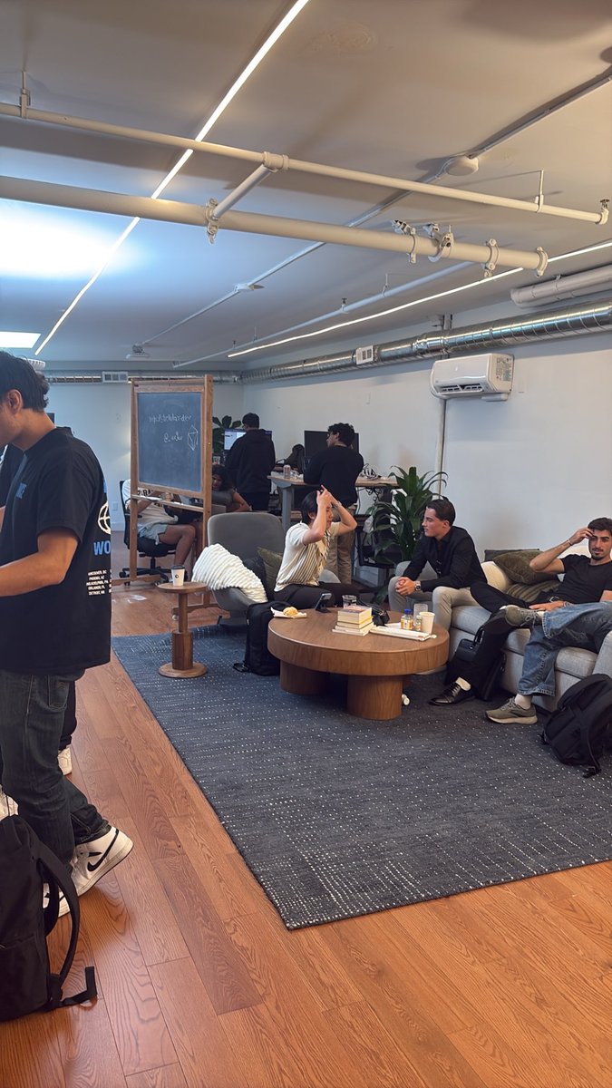 yanwen_ai's tweet photo. Love cursor cafe so much!
lots of founders and interesting products are here. Thank you! @mntruell https://t.co/0UBNdFLRNW