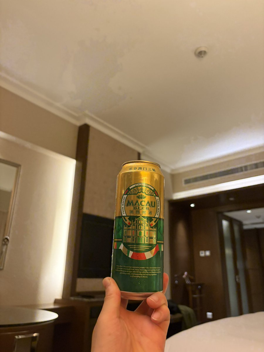 tfj1204's tweet photo. 死ぬまでに世界中のビール飲みたい https://t.co/cy82o1R5jQ