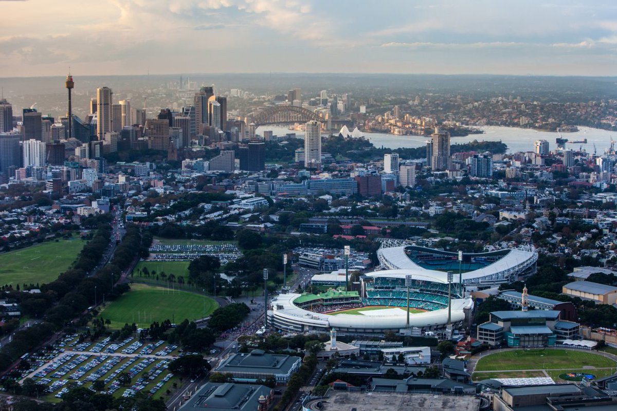footynuff's tweet photo. @PR0J3CTM0GUL @UrbanCourtyard Melbourne Cricket Ground.  Sydney is a similar environment but less than half the capacity (48000 vs 100000) https://t.co/cniM1BeTjb