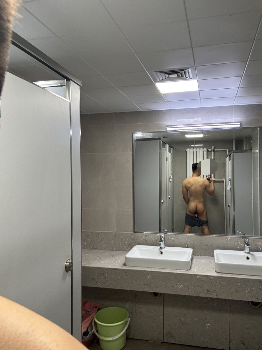 ALEX1867026749's tweet photo. #雄性崇拜 #肌肉爷们 #爹系男友 #皇帝 #老公 #主人 #爸爸 #爹 https://t.co/nmIm12PbLK