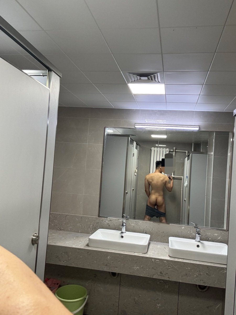 ALEX1867026749's tweet photo. #雄性崇拜 #肌肉爷们 #爹系男友 #皇帝 #老公 #主人 #爸爸 #爹 https://t.co/nmIm12PbLK