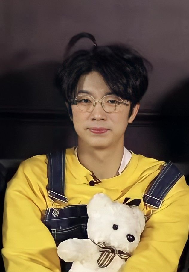 imfollowing2pm's tweet photo. Jang WOOYOUNG of 2PM https://t.co/QR7GNcFvfN