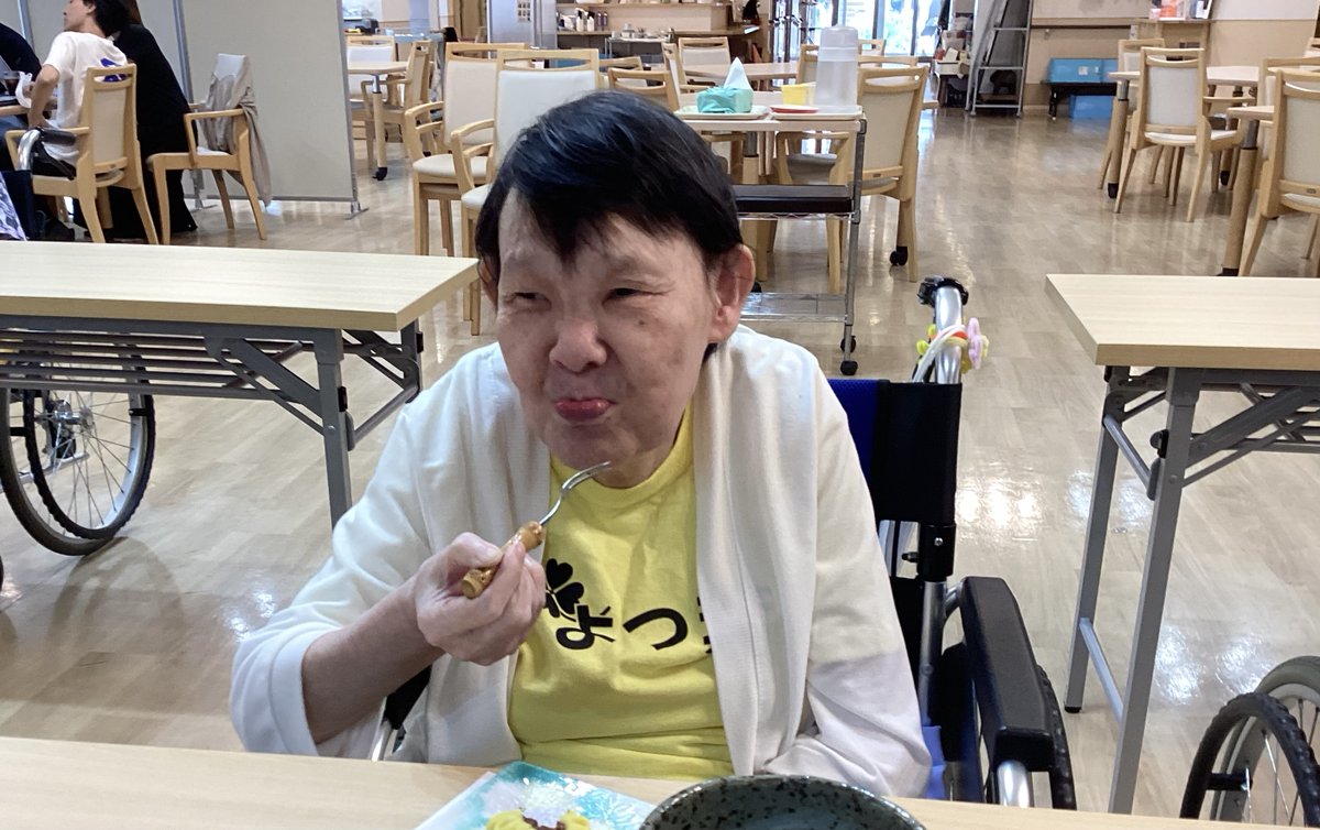 sekonoie's tweet photo. 先日7月のお茶会を開催しました🍵7月は海開きがテーマのお茶菓子でした🛟美味しいお抹茶とお菓子を食べて嬉しそうにされるお姿がありました☺️ https://t.co/XG5m46UsFf