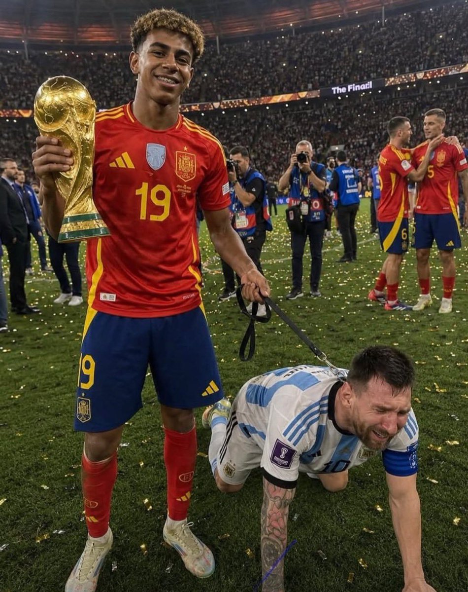 Yannes28_'s tweet photo. @alerosario_2014 @rafepa88 @CarpetaMillo_ Toma, perdiste la final😂, ahora vuelve a la cocina fracasada https://t.co/lU3DmnyLL3
