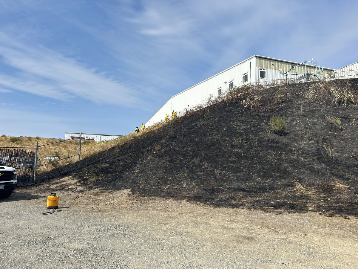GigHarborFire's tweet photo. GHFMO crews responded to a small brush fire near the Tacoma Narrows Airport at approximately 3:48 p.m. Firefighters quickly extinguished the fire, which burned about 100x100 feet. Crews remain on scene conducting overhaul to ensure all hot spots are out. https://t.co/5kPCvBSCcn