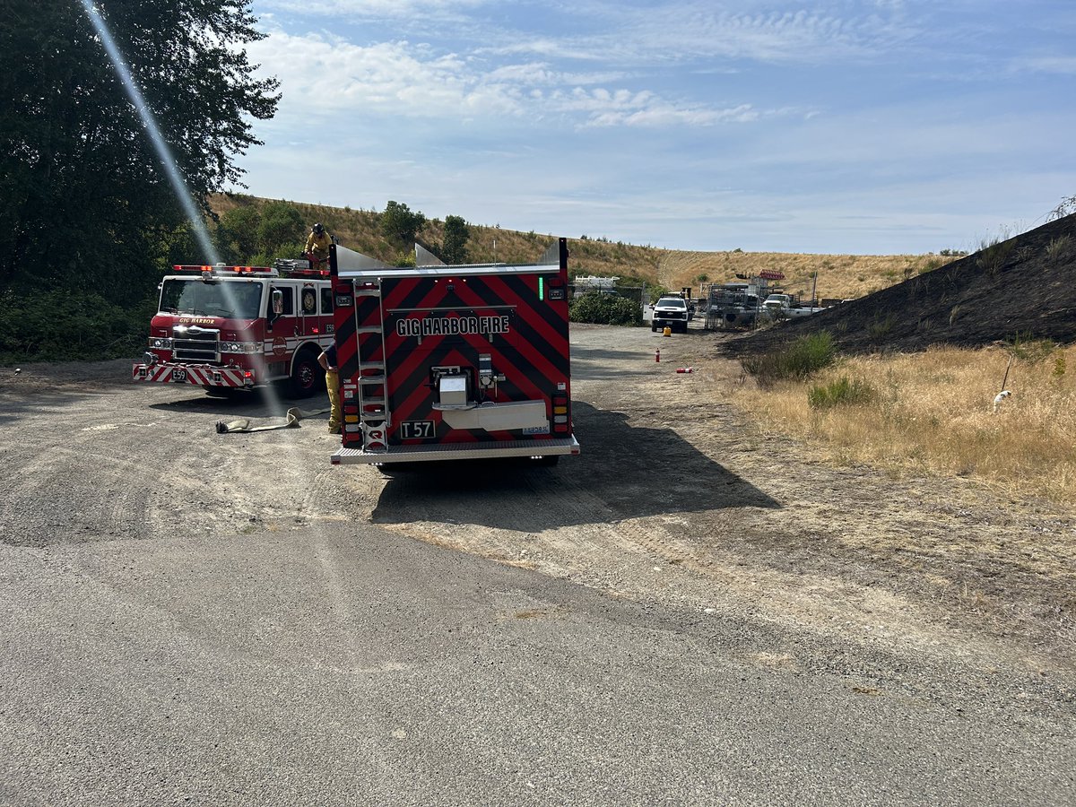 GigHarborFire's tweet photo. GHFMO crews responded to a small brush fire near the Tacoma Narrows Airport at approximately 3:48 p.m. Firefighters quickly extinguished the fire, which burned about 100x100 feet. Crews remain on scene conducting overhaul to ensure all hot spots are out. https://t.co/5kPCvBSCcn