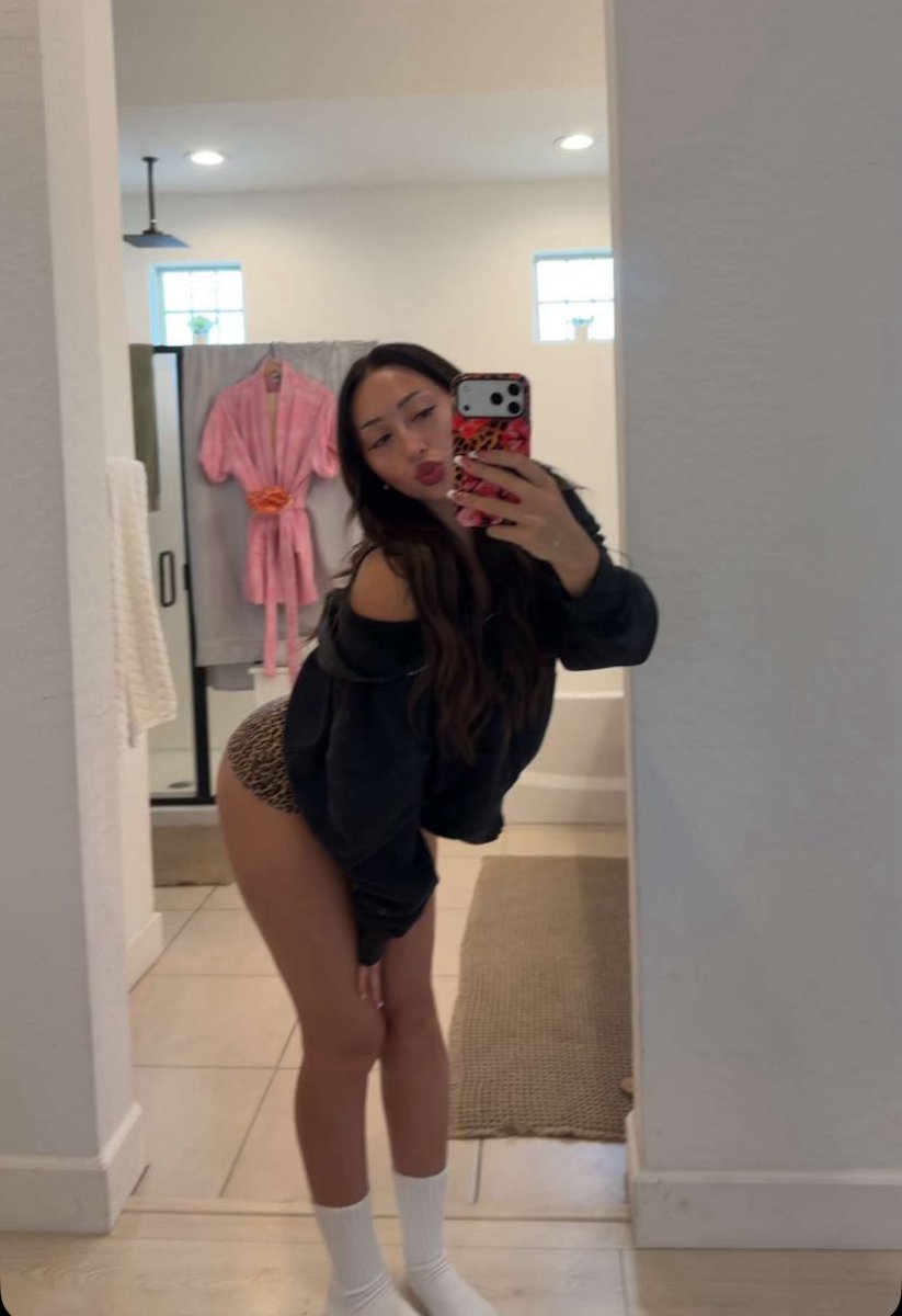HisFavoriteBop's tweet photo. Drop those pants and cum to bops, DM if you need help

Wankchat wankbattle cum bop milking feeding buying content selling https://t.co/fPvH86tEtp